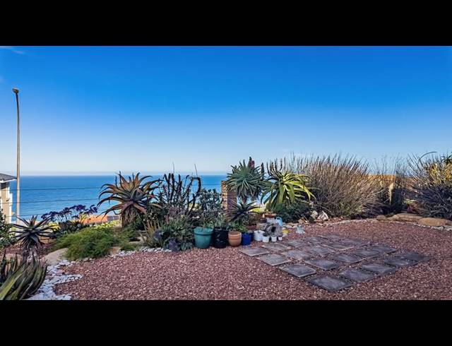 6 BEDROOM HOUSE FOR SALE IN DANA BAY